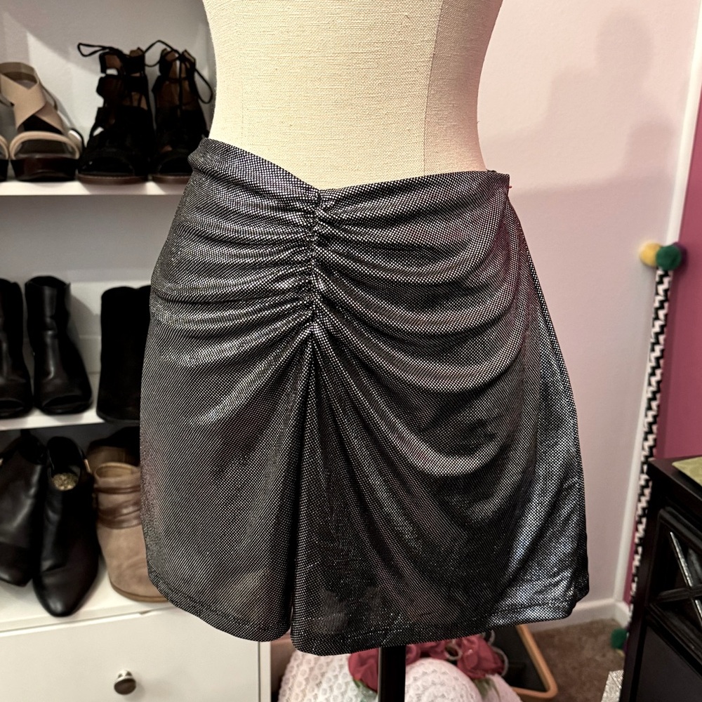 Black & silver stretch mini